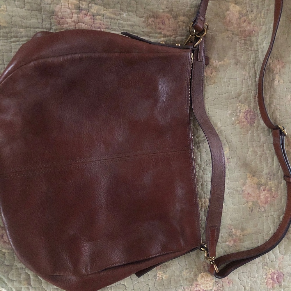 Leather shoulder bag